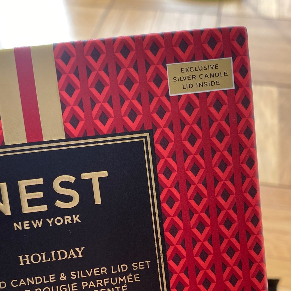 Nest Holiday 3-wick Scented Candle NWOT - Picture 7 of 8